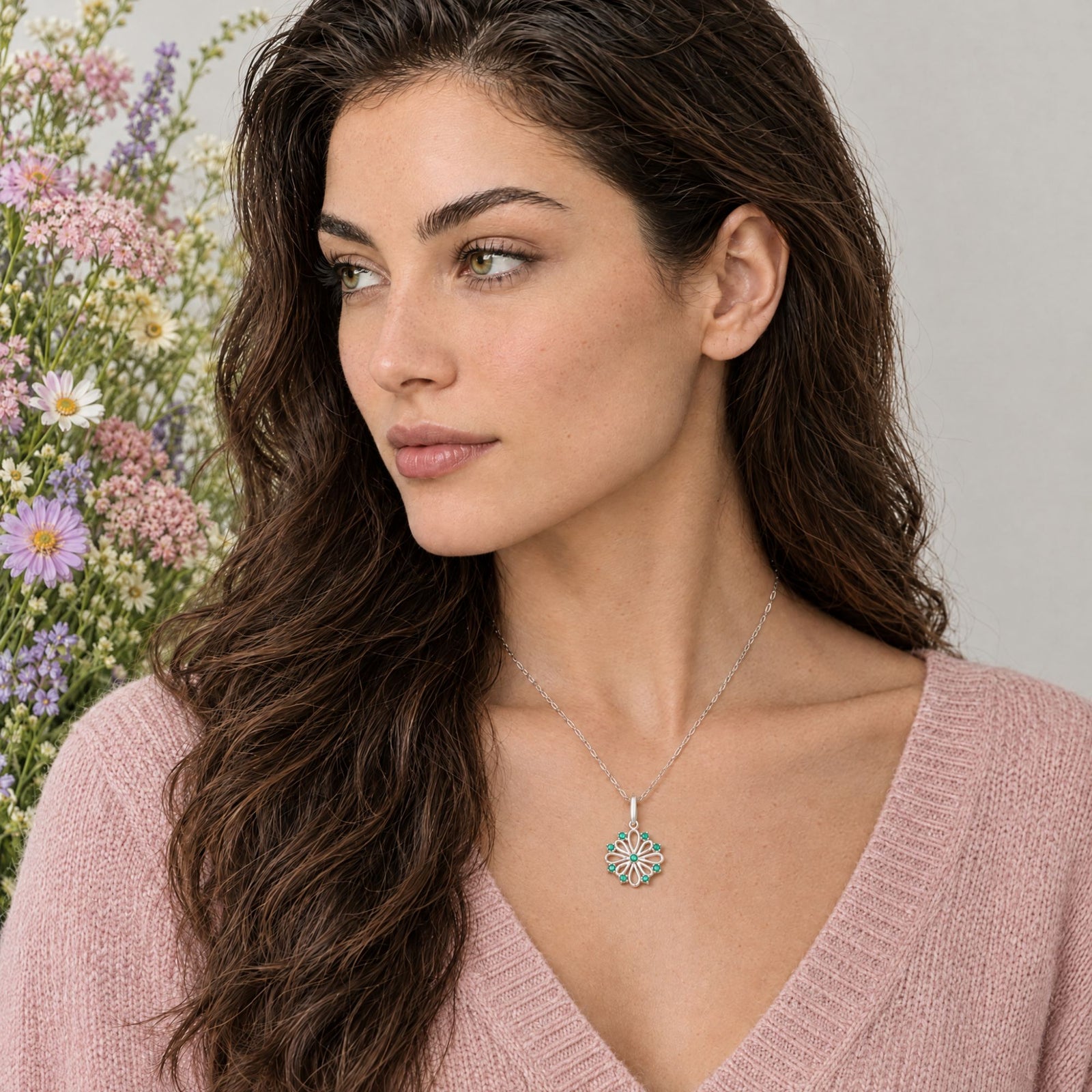 Mujer con collar Donna de plata 925 con piedras verdes - Andrea Jewels