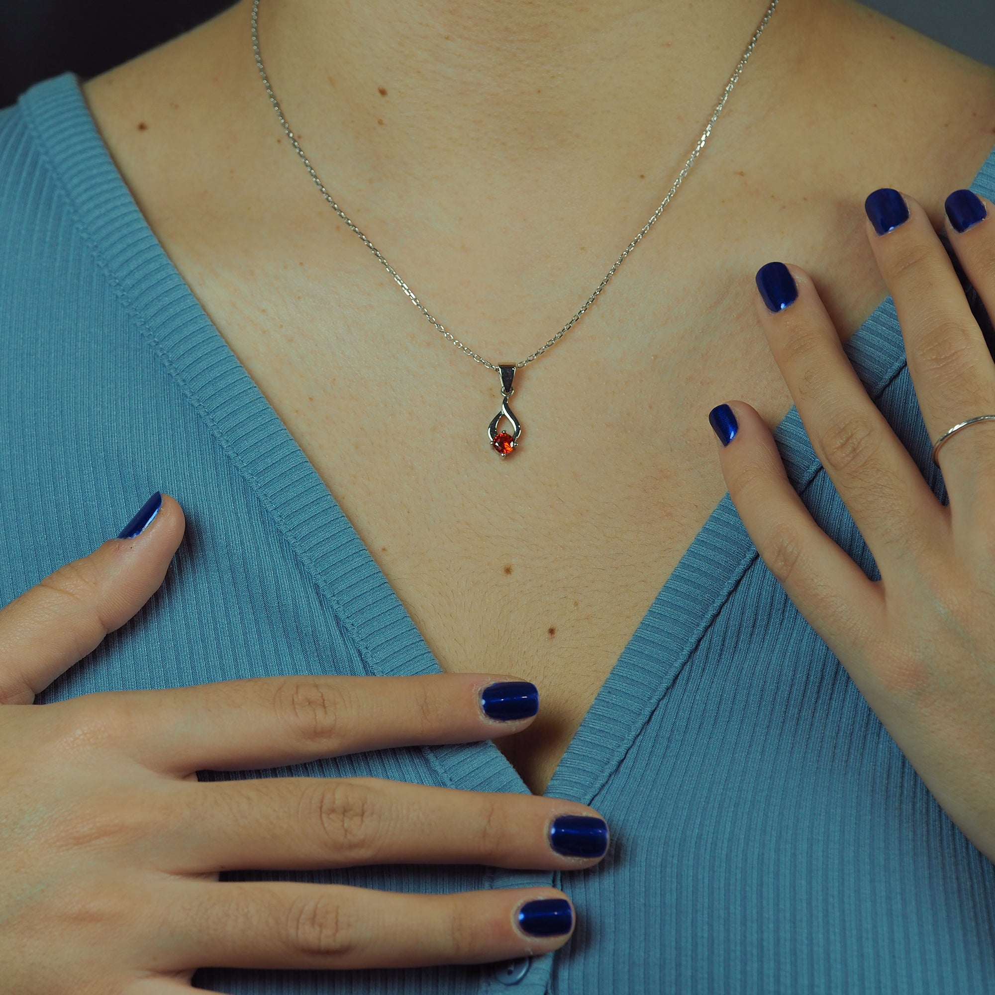 TEAR ORANGE NECKLACE