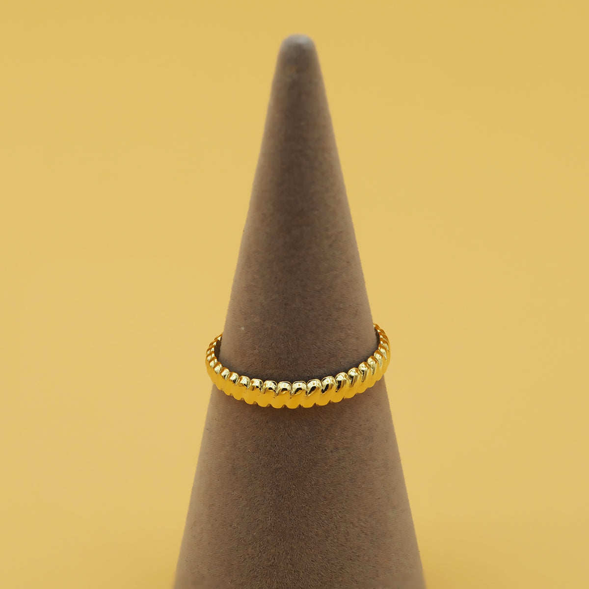 ANILLO PEBBLES DORADO