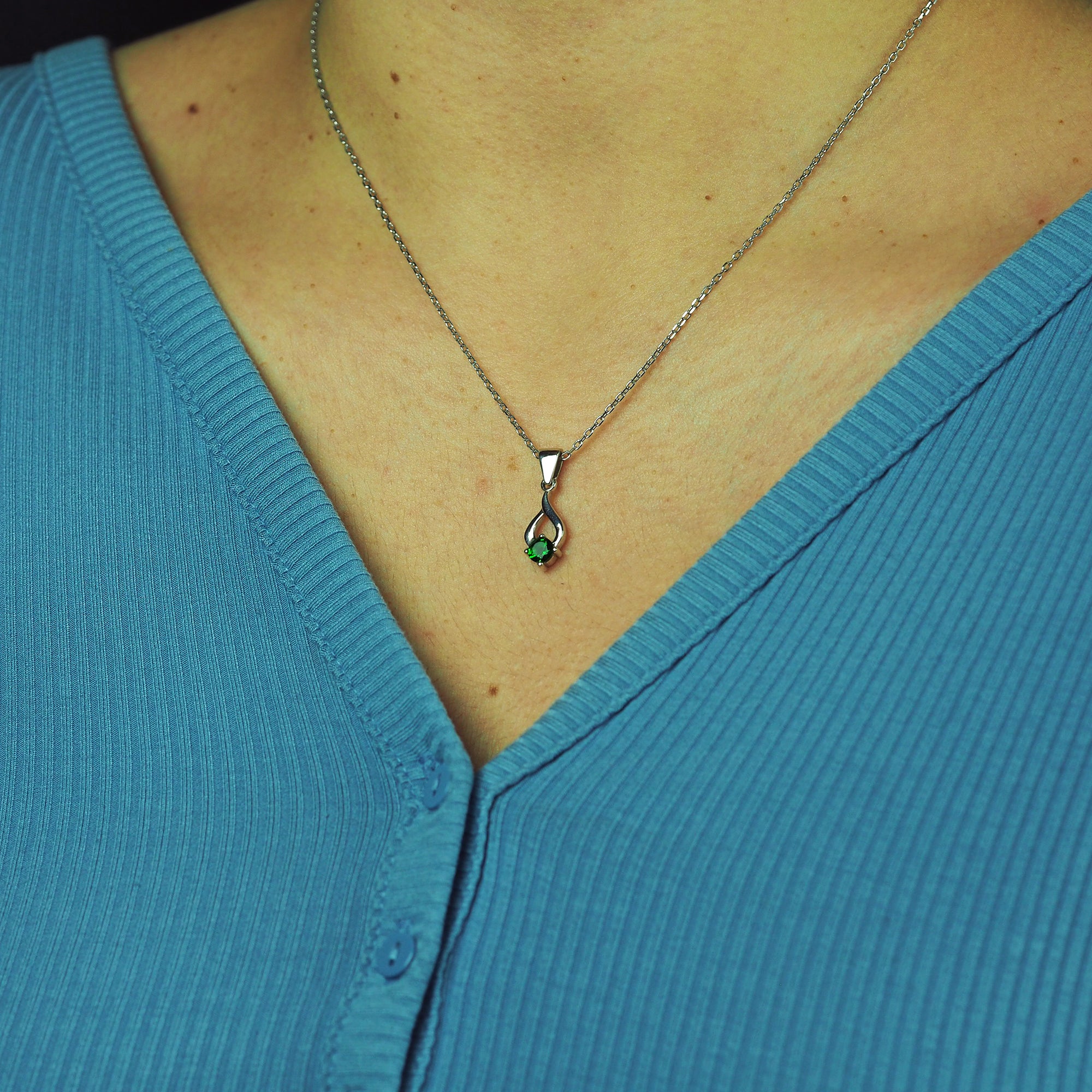 TEAR GREEN NECKLACE