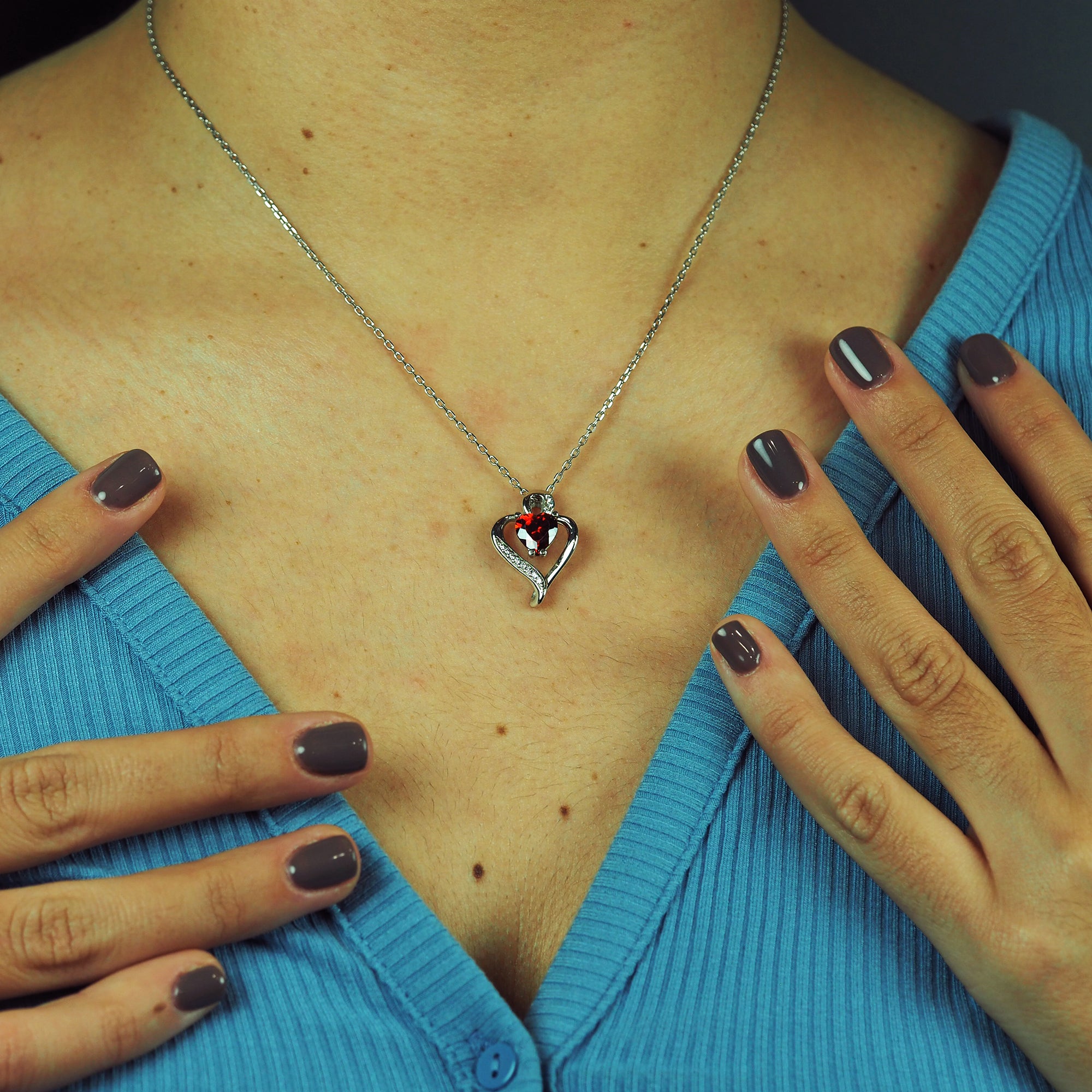 NINA GARNET NECKLACE