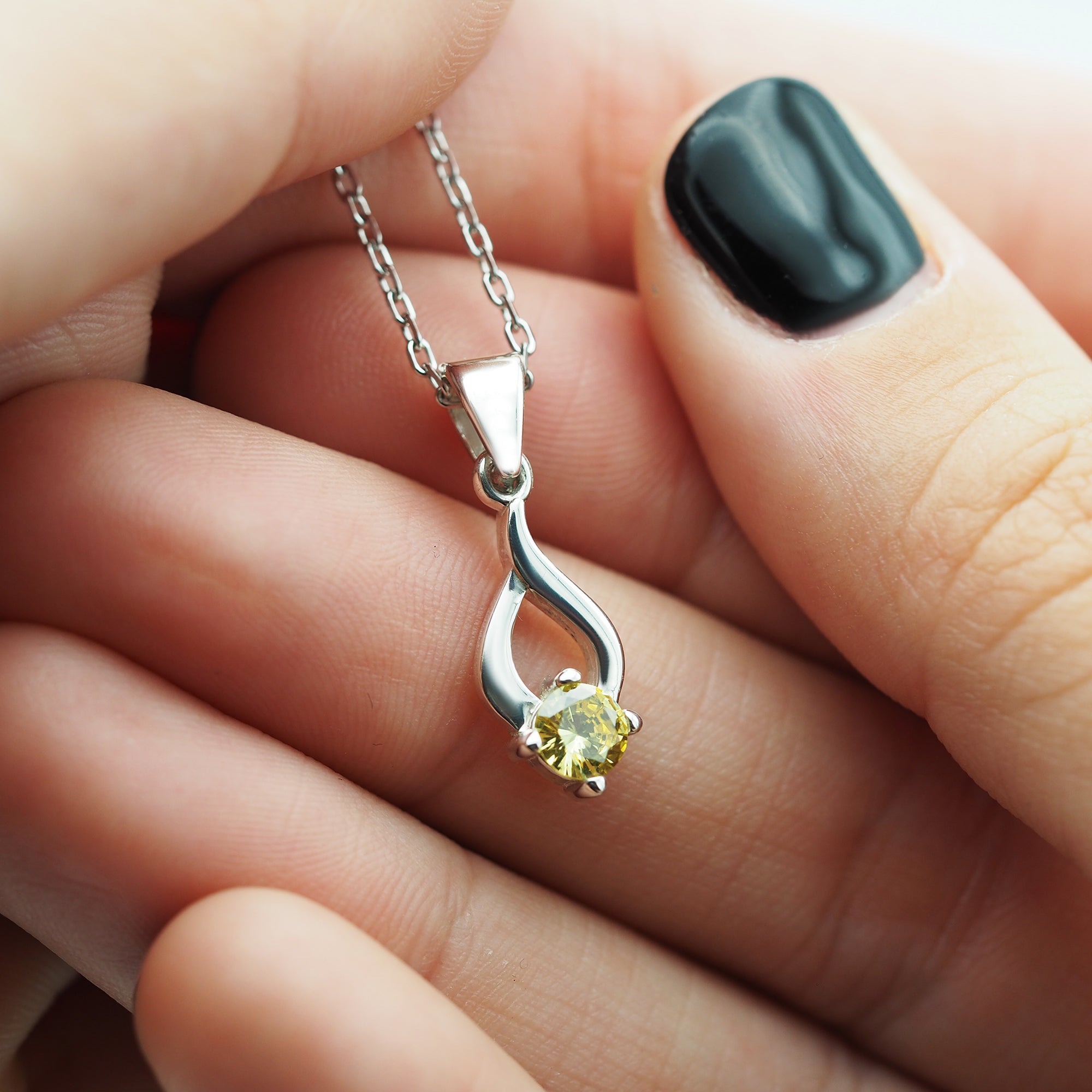 TEAR YELLOW NECKLACE