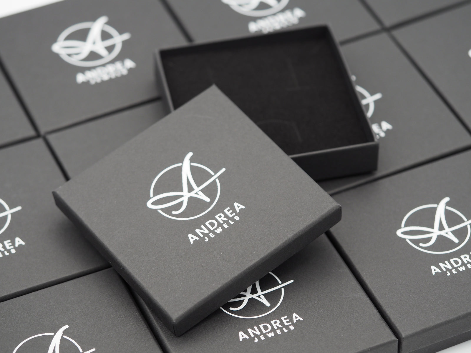 Cajas de regalo negras de Andrea Jewels