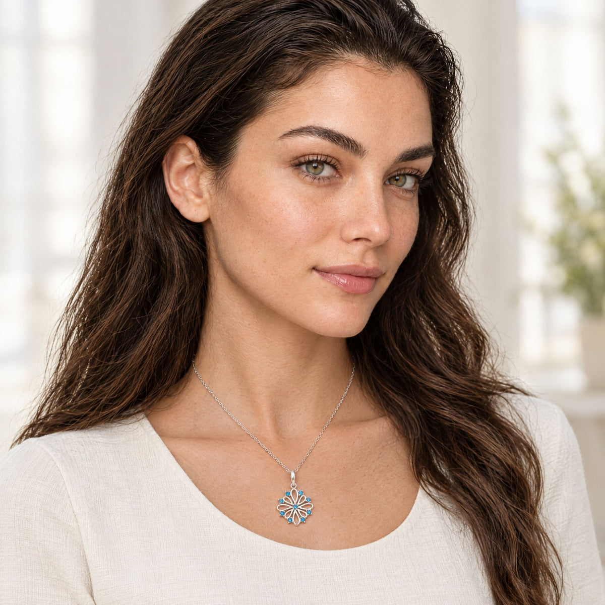 Mujer con collar Donna de plata 925 con piedras azules - Andrea Jewels