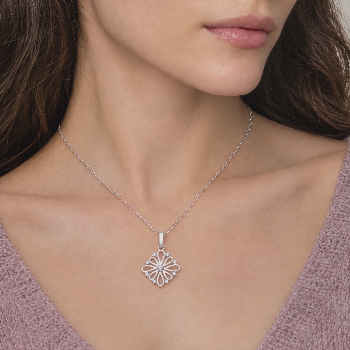 Vídeo de mujer con collar Donna de plata 925 con piedras blancas - Andrea Jewels